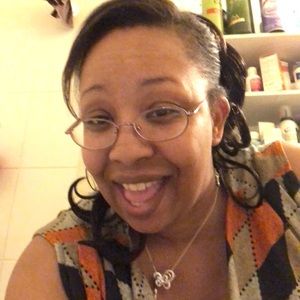 Meet your Posher, Janel